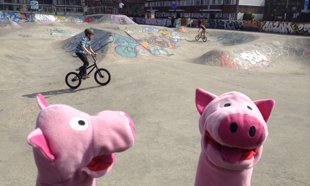 In Brixton schauen die Schweine noch den Jungs im Skater- und BMX-Park zu.