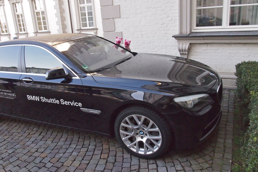 Lieber nehmen sie aber den Limo-Service in Anspruch.