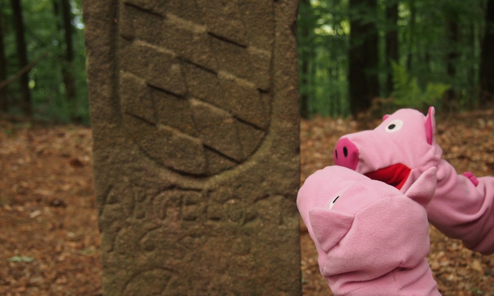 Hier war früher die Grenz zwische zwei Ländereie gewese. 